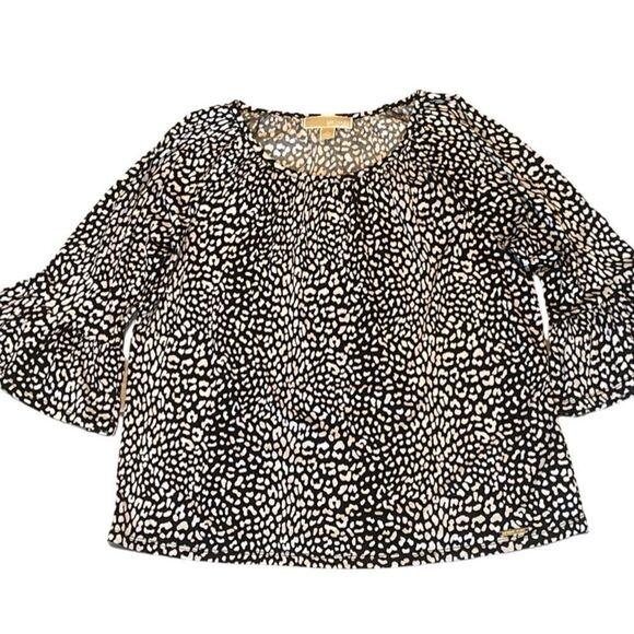 Micheal Kors- flute sleeve blouse Size: Medium Color: Black/ White - Picture 8 of 9